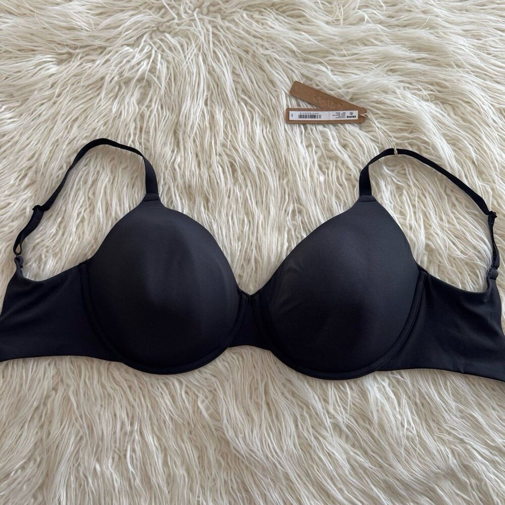 Skims Fits Everybody T-shirt Bra Onyx Size 34DDDD